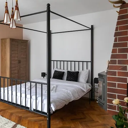 Castel Central Studio Apartment